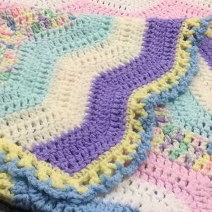 🌸Handmade crocheted baby blanket afghan for crib or stroller. New.